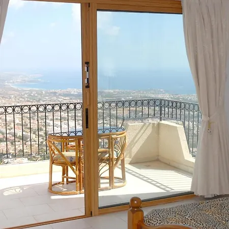 Villa With Sea View, Private Pool, And Garden Peyia