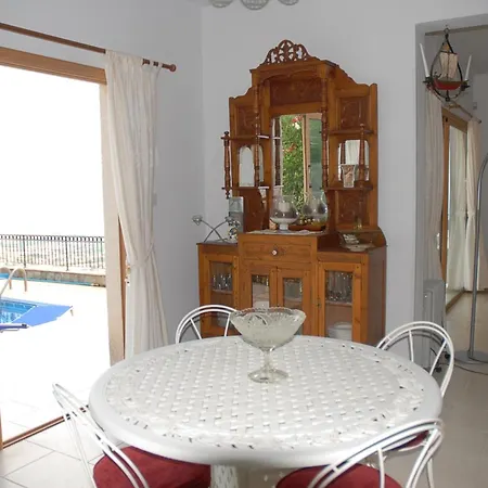 Vila With Sea View, Private Pool, And Garden