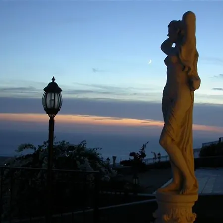 Vila With Sea View, Private Pool, And Garden *