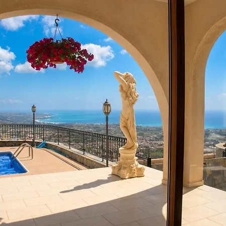 Villa With Sea View, Private Pool, And Garden Peyia