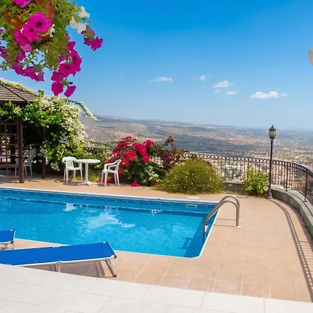 With Sea View, Private Pool, And Garden * Peyia