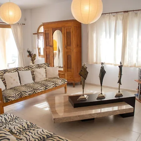 Villa With Sea View, Private Pool, And Garden *