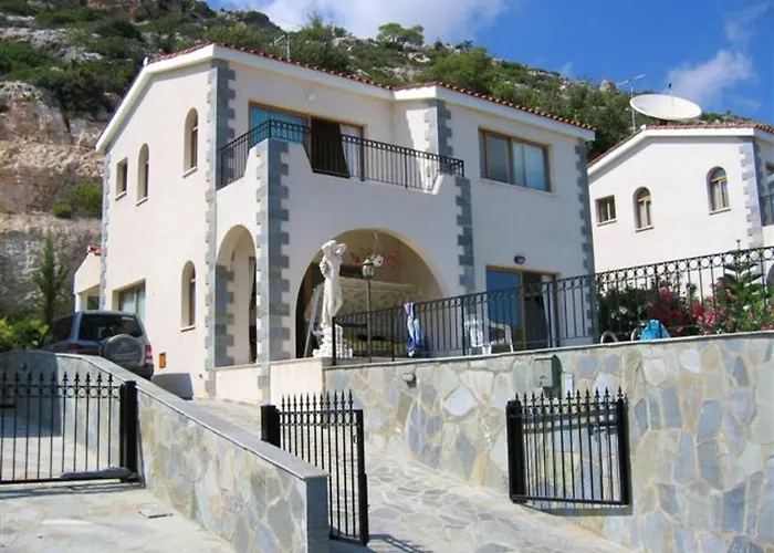 Villa With Sea View, Private Pool, And Garden Peyia