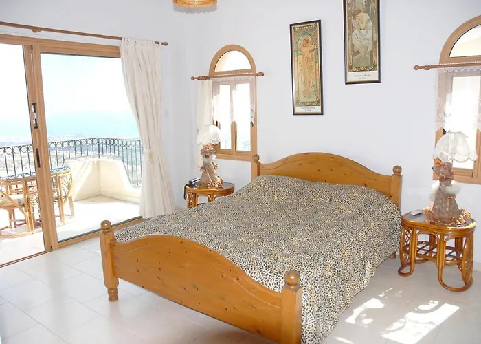 فيلة With Sea View, Private Pool, And Garden *