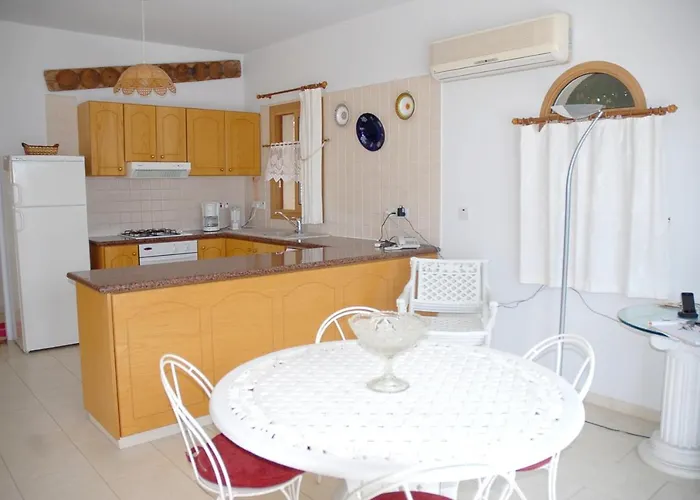 With Sea View, Private Pool, And Garden فيلة بييا