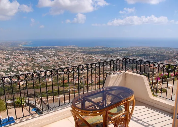 Villa With Sea View, Private Pool, And Garden Peyia